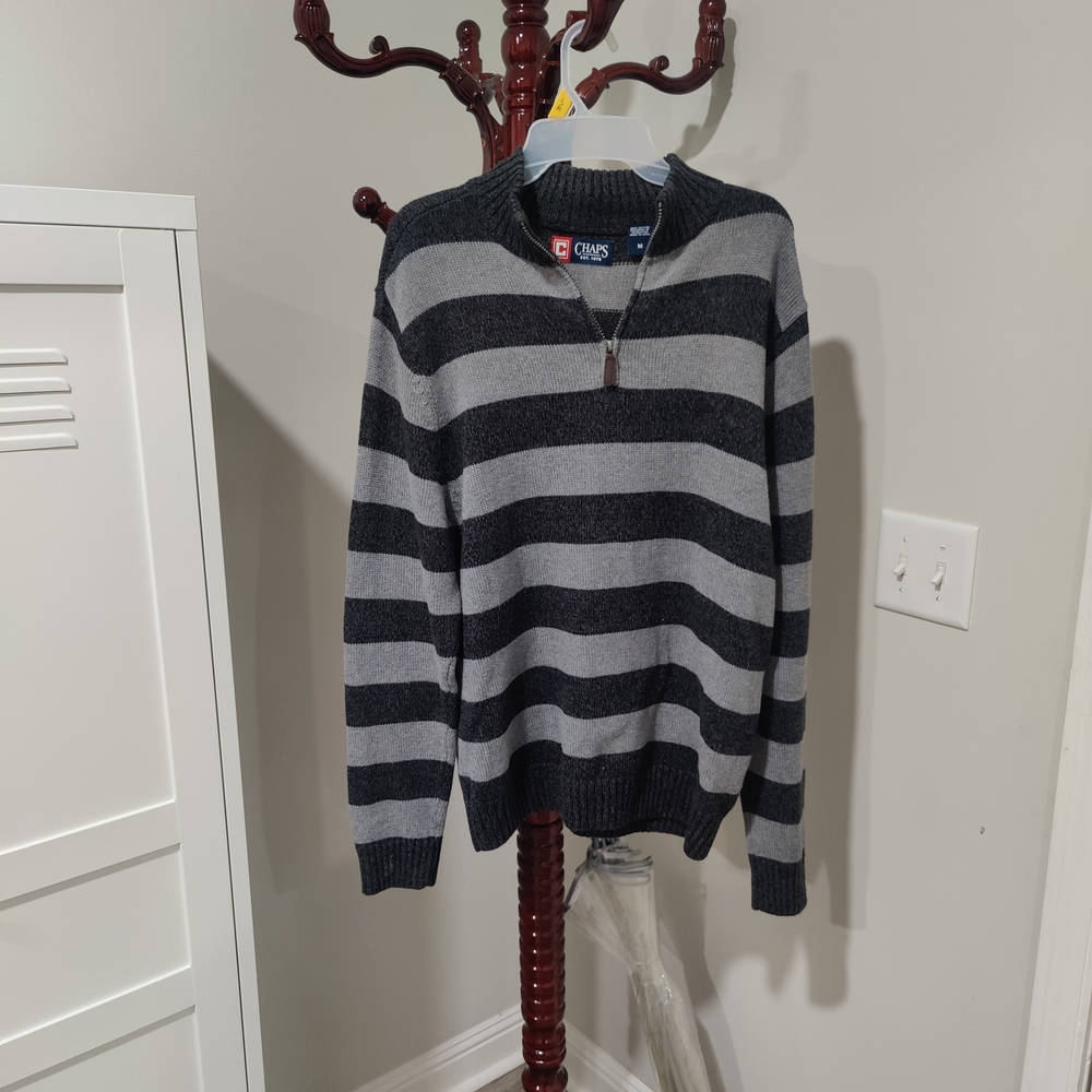 Chaps Men’s Charcoal & Light Gray Zip‑Up Sweater – Classic Stripe – Clean & Cozy